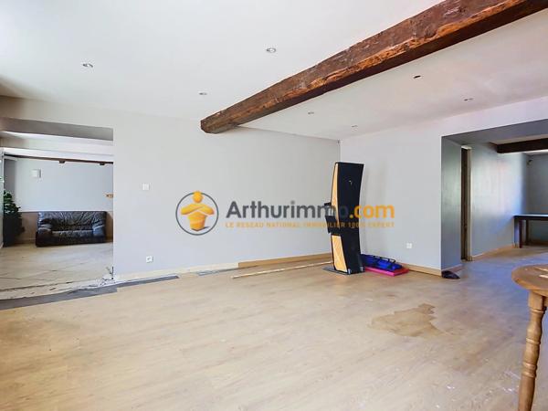 Vente                                                      Immeuble
                        
                     10 pièces                      275 m2                     à Ria-Sirach