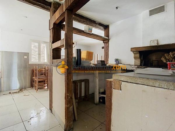 Vente                                                      Immeuble
                        
                     10 pièces                      275 m2                     à Ria-Sirach