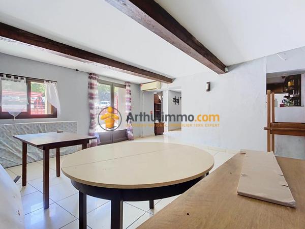 Vente                                                      Immeuble
                        
                     10 pièces                      275 m2                     à Ria-Sirach