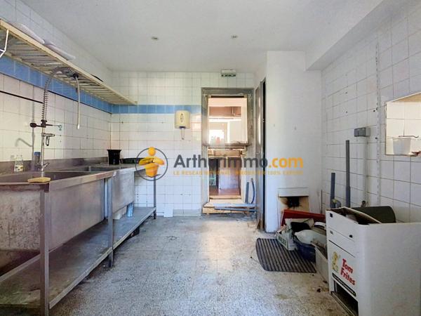 Vente                                                      Immeuble
                        
                     10 pièces                      275 m2                     à Ria-Sirach