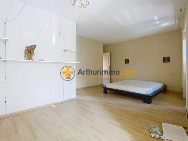 Vente                                                      Immeuble
                        
                     10 pièces                      275 m2                     à Ria-Sirach