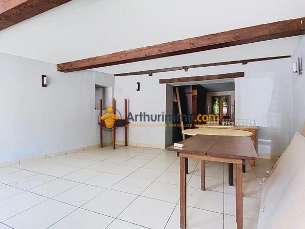 Vente                                                      Immeuble
                        
                     10 pièces                      275 m2                     à Ria-Sirach
