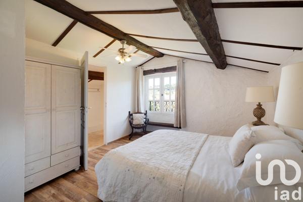 Bastide 6 pièces de 210 m² à Grasse (06130)