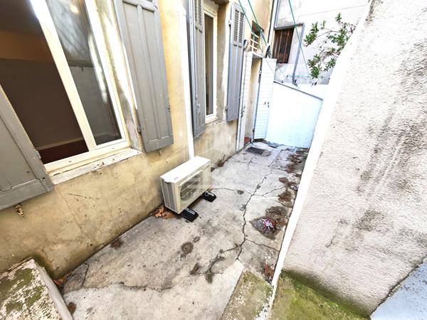 Appartement T2 + exterieur 13005 à Marseille ( Conception- Camas)