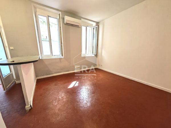 Appartement T2 + exterieur 13005 à Marseille ( Conception- Camas)