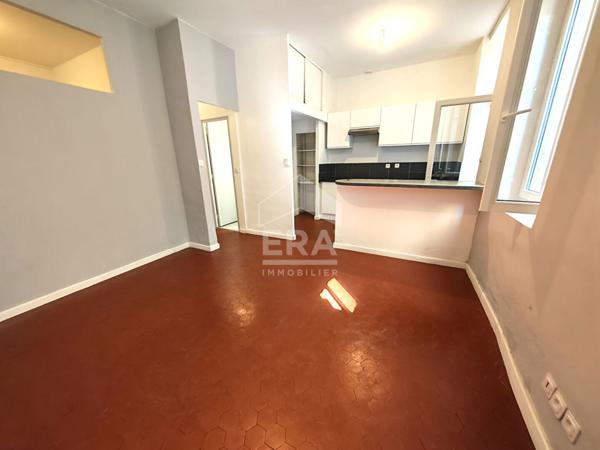 Appartement T2 + exterieur 13005 à Marseille ( Conception- Camas)