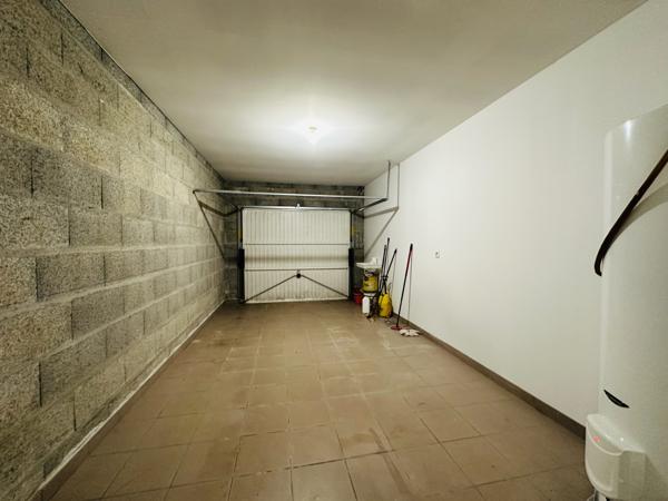 Maison
                                                                                                                                                                                                                                                                                                                        4 pièce(s)                                                                                                                                                                                                          3 chambre(s)                                                                                                                                                                                                          94  m²