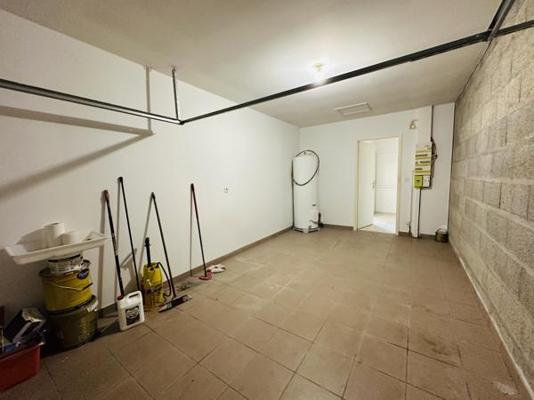 Maison
                                                                                                                                                                                                                                                                                                                        4 pièce(s)                                                                                                                                                                                                          3 chambre(s)                                                                                                                                                                                                          94  m²