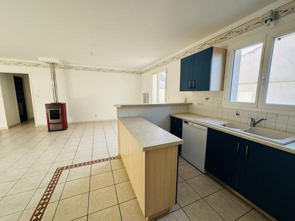 Maison
                                                                                                                                                                                                                                                                                                                        4 pièce(s)                                                                                                                                                                                                          3 chambre(s)                                                                                                                                                                                                          94  m²