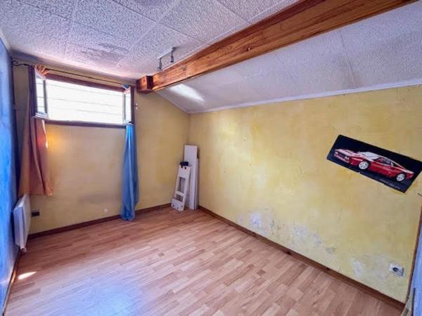 Maison à rénover au calme proche métro