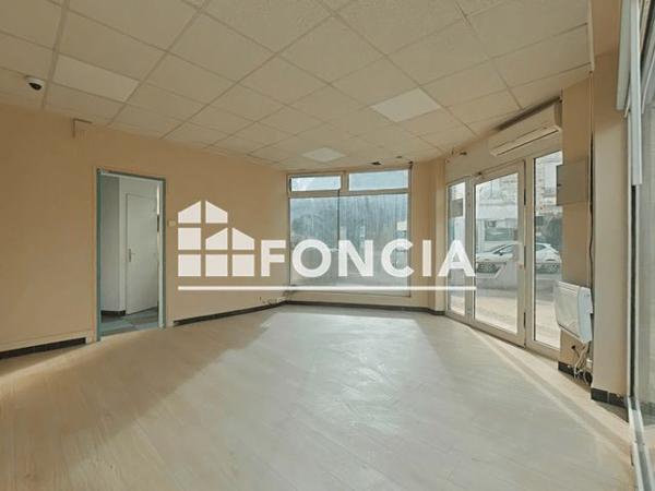 Location Local commercial 2 pièces 40 m² - 1 RUE CHAPPE Villemomble 93250