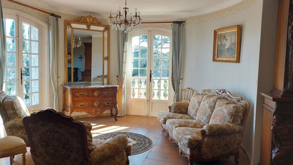 Maison d'exception, 8 pièces LES ANGLES (30)