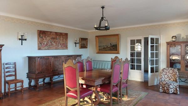 Maison d'exception, 8 pièces LES ANGLES (30)