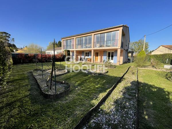 ENSEMBLE IMMOBILIER  : 2 HABITATIONS  + HANGAR DE 150 m² SUR 2 000 m² DE TERRAIN