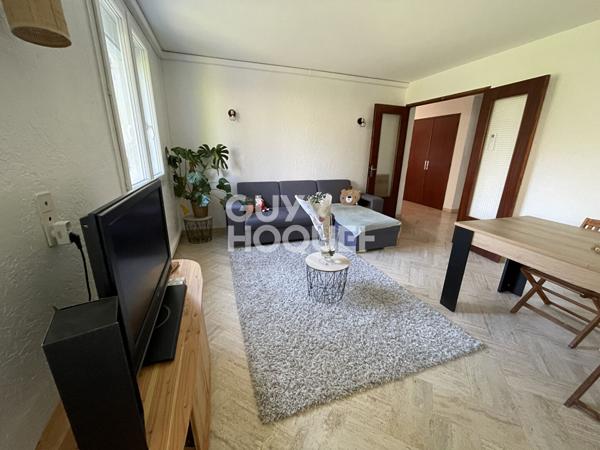 ENSEMBLE IMMOBILIER  : 2 HABITATIONS  + HANGAR DE 150 m² SUR 2 000 m² DE TERRAIN