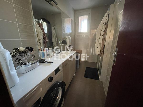 ENSEMBLE IMMOBILIER  : 2 HABITATIONS  + HANGAR DE 150 m² SUR 2 000 m² DE TERRAIN