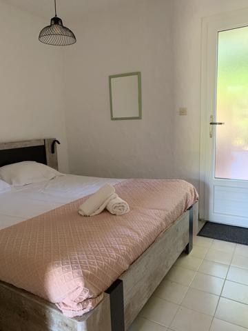 Zonza (20144) Plage à pied dans un havre de verdure