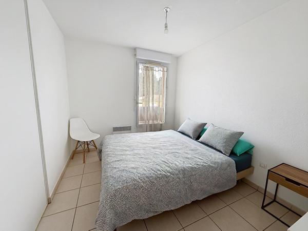 T2 avec balcon – Résidence sécurisée avec piscine – Vendu loué