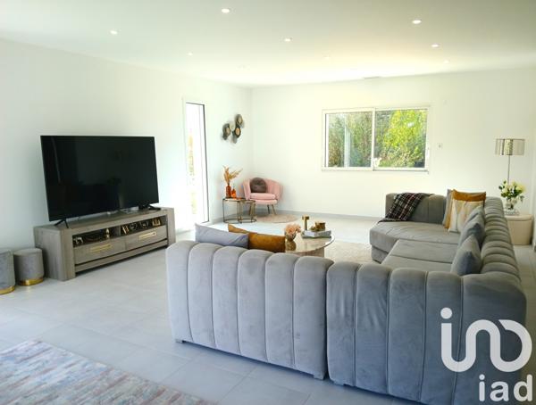 Maison à vendre 5 pièces 207 m² Saint-Germain-et-Mons