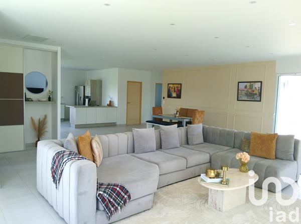 Maison à vendre 5 pièces 207 m² Saint-Germain-et-Mons