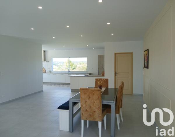 Maison à vendre 5 pièces 207 m² Saint-Germain-et-Mons