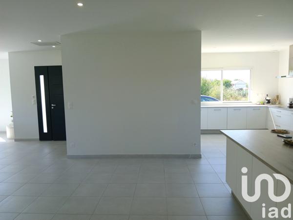 Maison à vendre 5 pièces 207 m² Saint-Germain-et-Mons