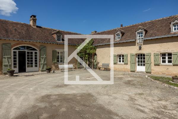 ANCIENNE FERME DANS UN CADRE VERDOYANT