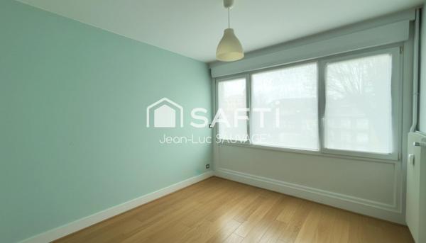 T4 plein centre ville + Garage