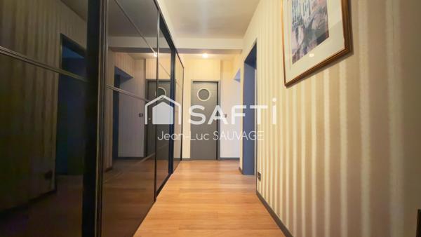 T4 plein centre ville + Garage