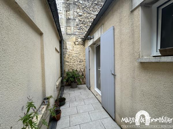 Location Appartement avec cour et patio - 2 pièces + mezzanine - 46m² - COGNAC Centre-ville
