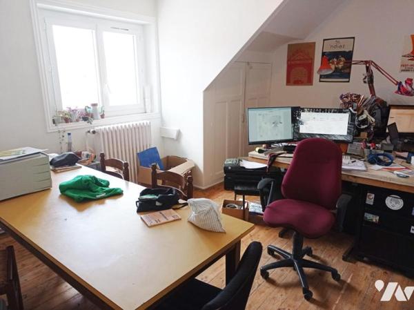 Immeuble à usage mixte à ROSTRENEN