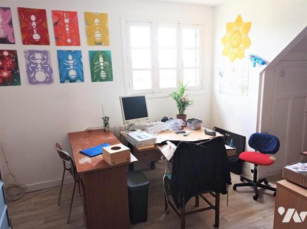 Immeuble à usage mixte à ROSTRENEN