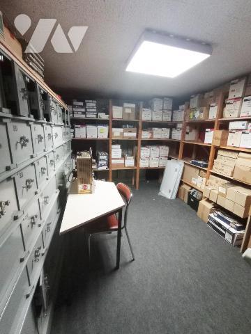 Immeuble à usage mixte à ROSTRENEN