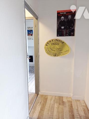 Immeuble à usage mixte à ROSTRENEN