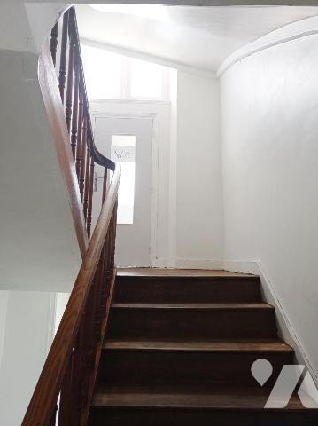 Immeuble à usage mixte à ROSTRENEN