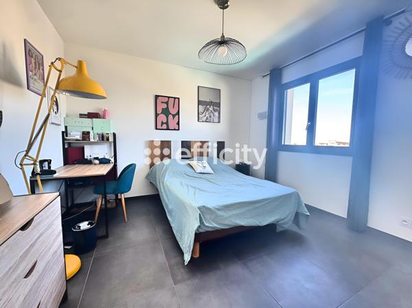 Maison
         5 pièces
        - 120 m² Exclusivité 400 000 € *