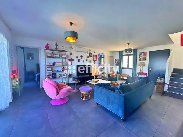 Maison
         5 pièces
        - 120 m² Exclusivité 400 000 € *