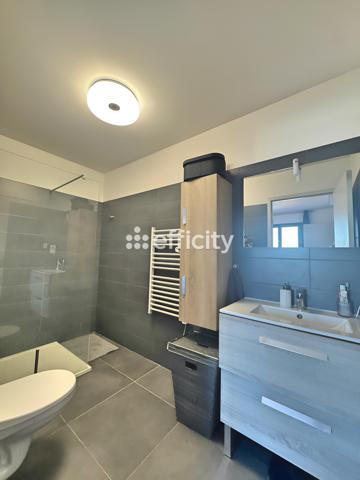 Maison
         5 pièces
        - 120 m² Exclusivité 400 000 € *