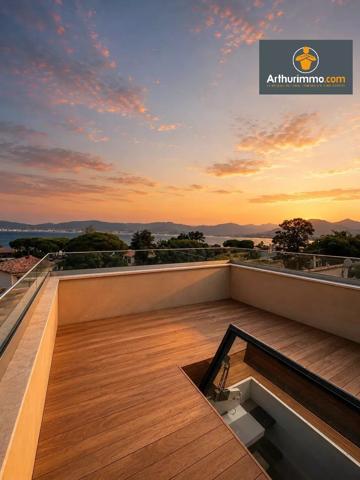 Vente                                                      Appartement
                        
                     3 pièces                      94 m2                     à Porticcio