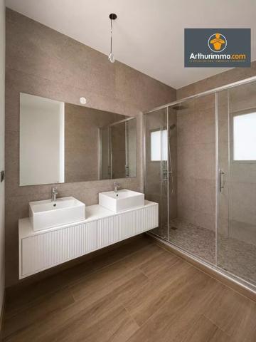 Vente                                                      Appartement
                        
                     3 pièces                      94 m2                     à Porticcio