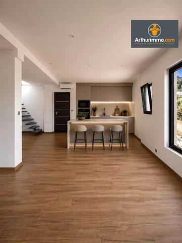 Vente                                                      Appartement
                        
                     3 pièces                      94 m2                     à Porticcio