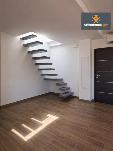 Vente                                                      Appartement
                        
                     3 pièces                      94 m2                     à Porticcio
