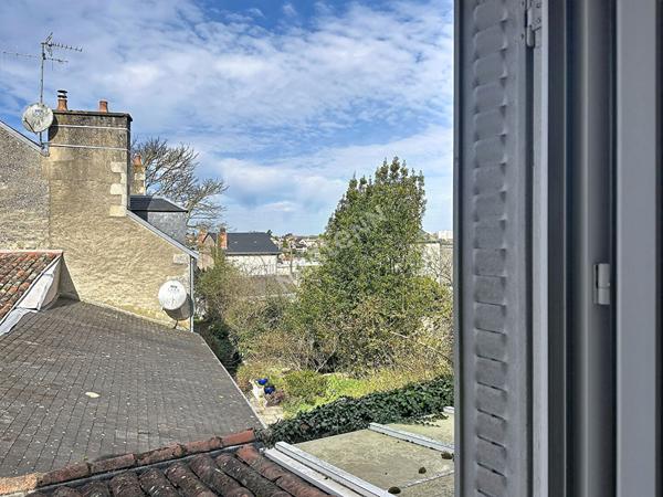 Maison de caractère à réinventer ! Poitiers secteur Parc de Blossac