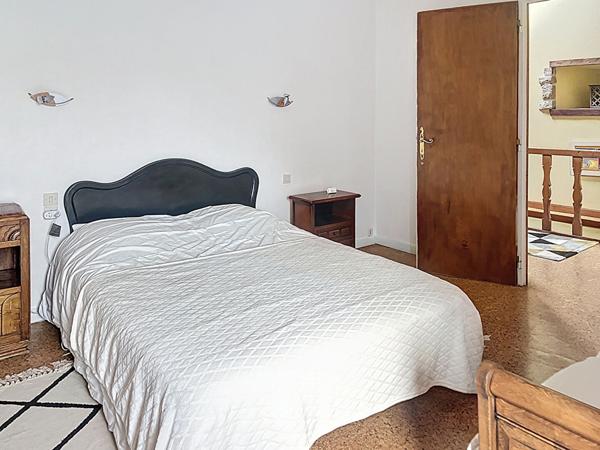 Maison en pierre mitoyenne située au calme à Pordic