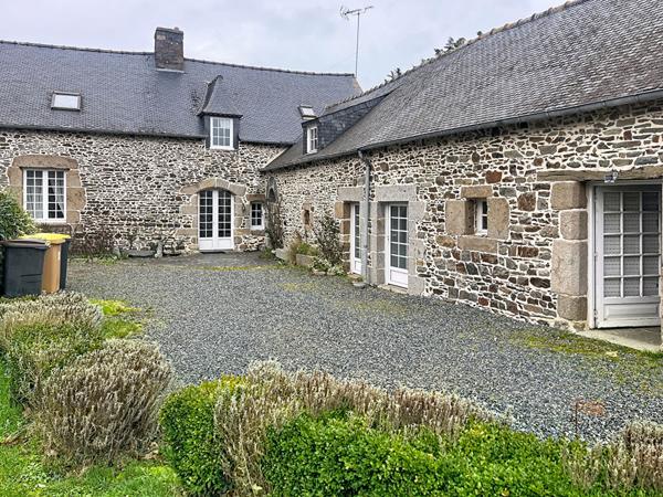 Maison en pierre mitoyenne située au calme à Pordic