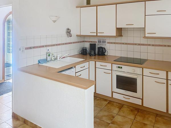 Maison en pierre mitoyenne située au calme à Pordic