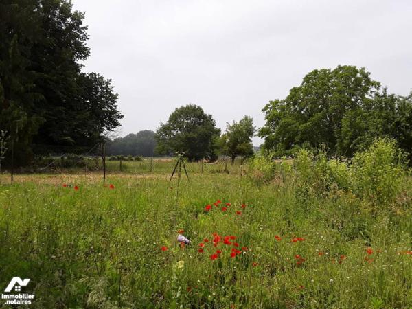 Beau terrain plat entièrement cloturéPrécisions et plan sur demande