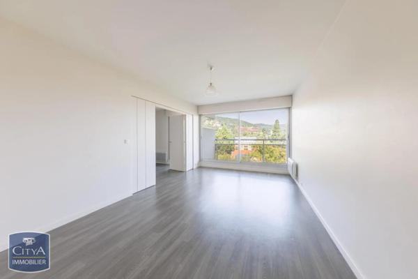 Appartement à louer 2 pièces 77.94m²
