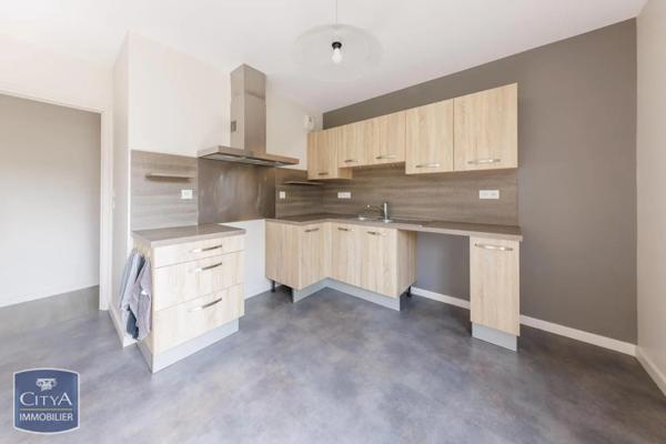 Appartement à louer 2 pièces 77.94m²