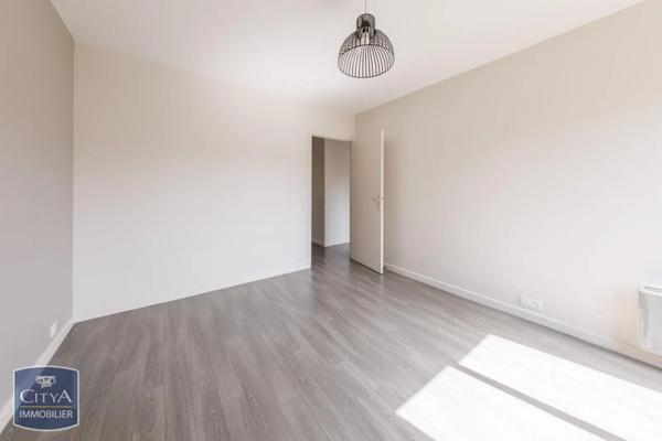 Appartement à louer 2 pièces 77.94m²